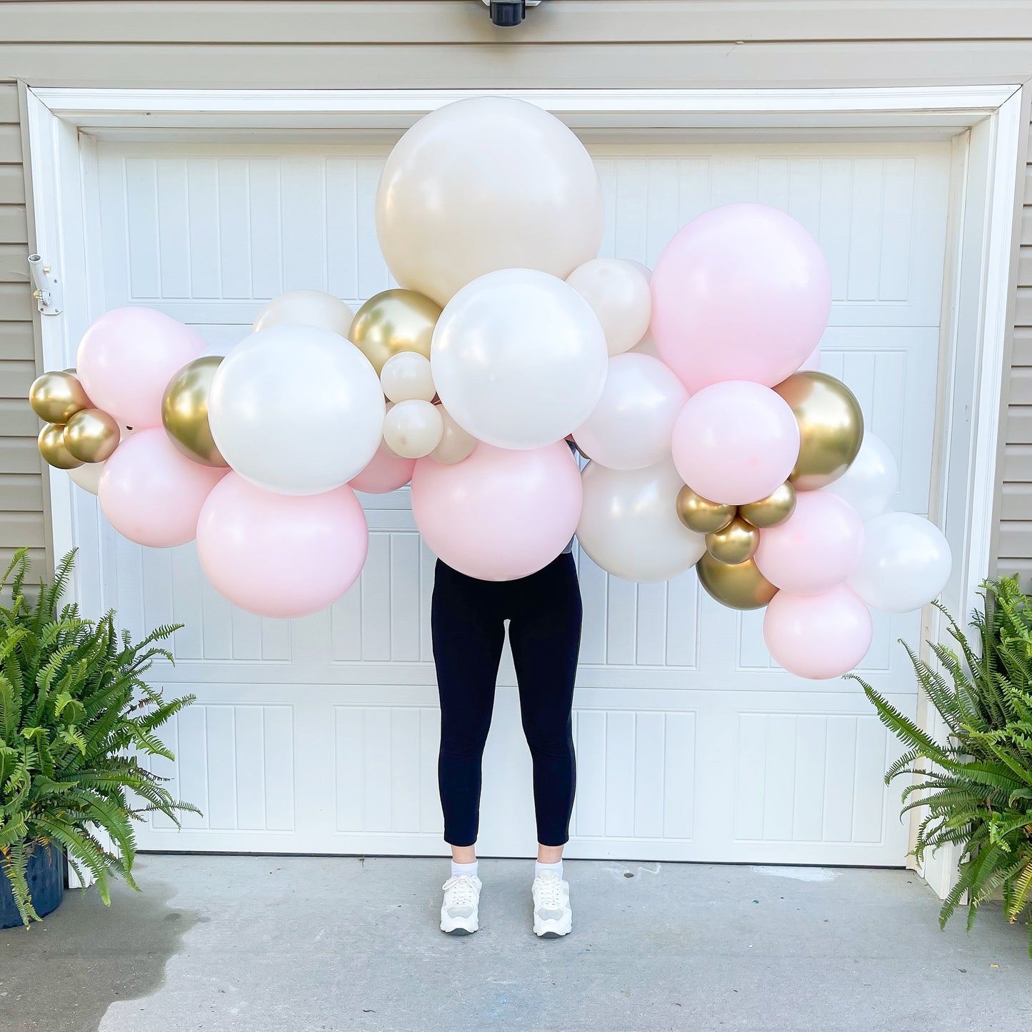 Grab & Go Balloon Garland | Williamsburg